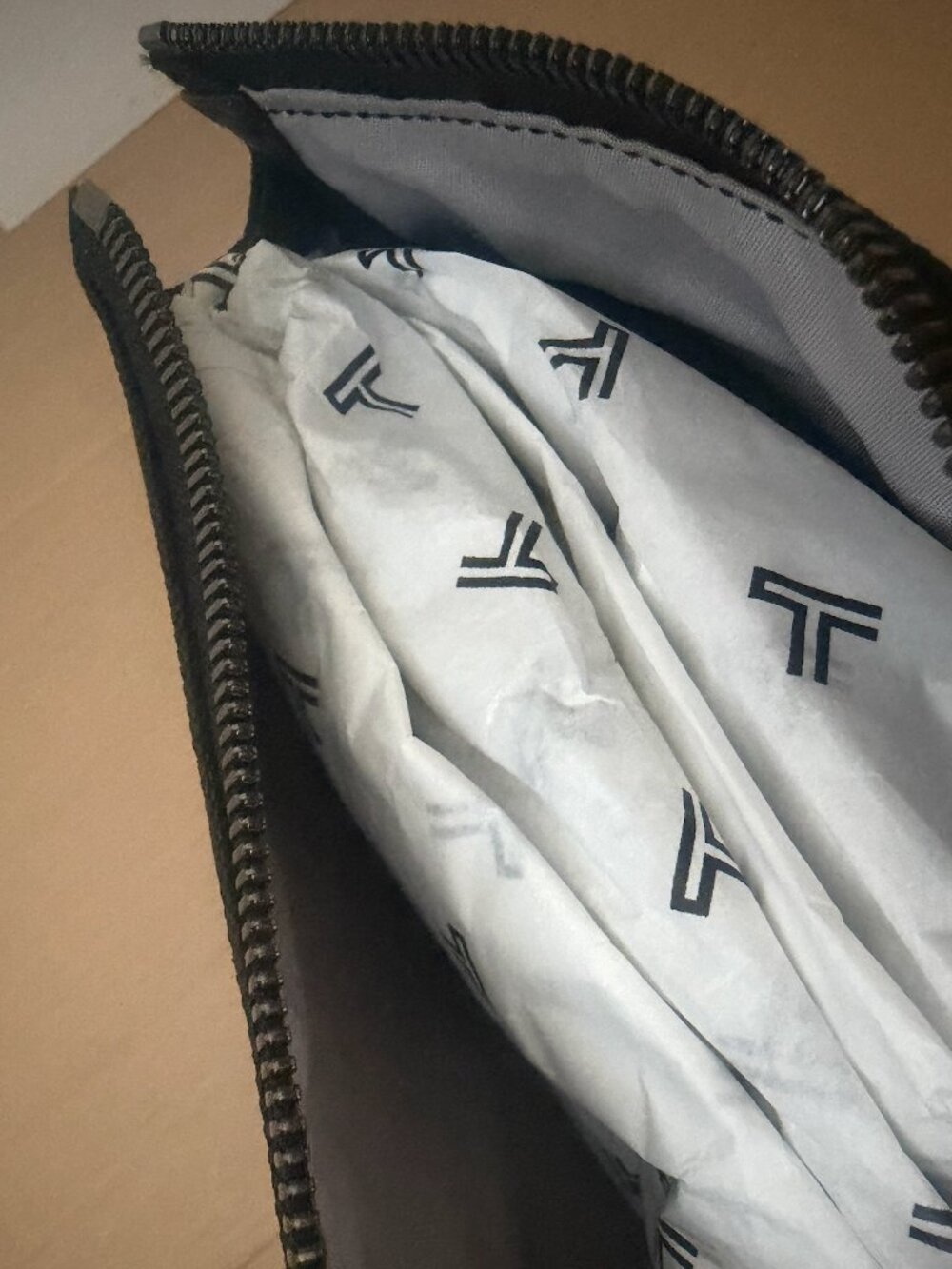 TUMI Black Pouch with Strap Brand New GWP $125 Value - Picture 11 of 11